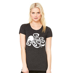 Model in Gray Cykochik Ocho octopus triblend women's t-shirt by Berkeley artist Michelle White